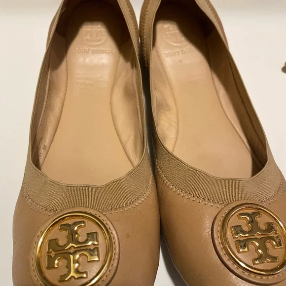 Tory Burch Tan Leather Loafers with Medallion - Picture 10 of 10